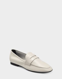 Aerosoles Women's Loafer In White -Aerosoles SHOP Hour 104 AV1 1600x